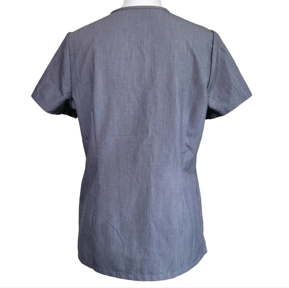 Figs Casma Three Pocket Scrub Top in Graphite - Picture 2 of 6